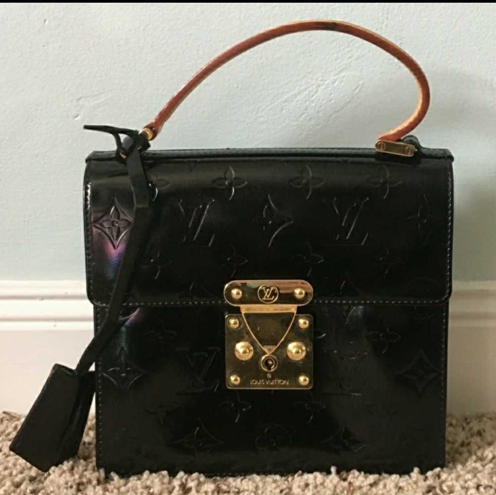 IN SEARCH OF  Louis Vuitton Spring Street Vernis